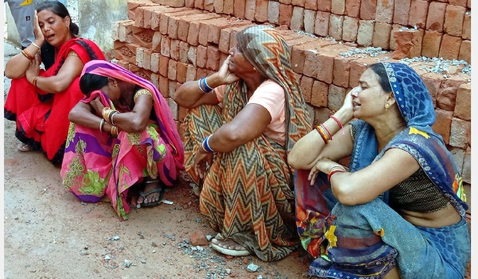 Woman hanged herself in Mahoba, police sent body for post-mortem