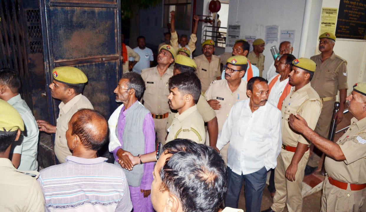 Life imprisonment for 17 in double murder in Hamirpur, also imposed a fine of 30-30 thousand