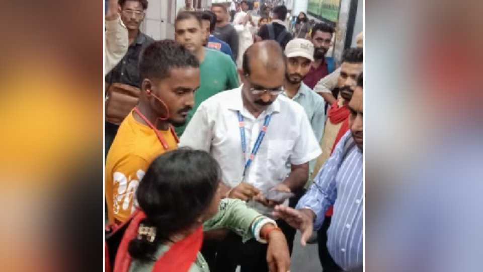 Ticket checker suspended for slapping a woman at Ludhiana Railway Station