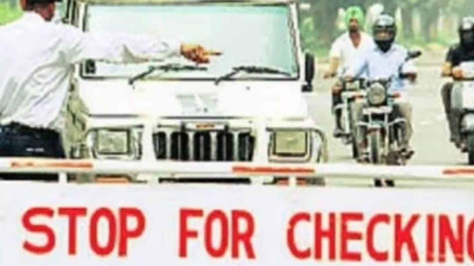 Amritsar: Regional Transport Authority seized 11 vehicles with incomplete documents