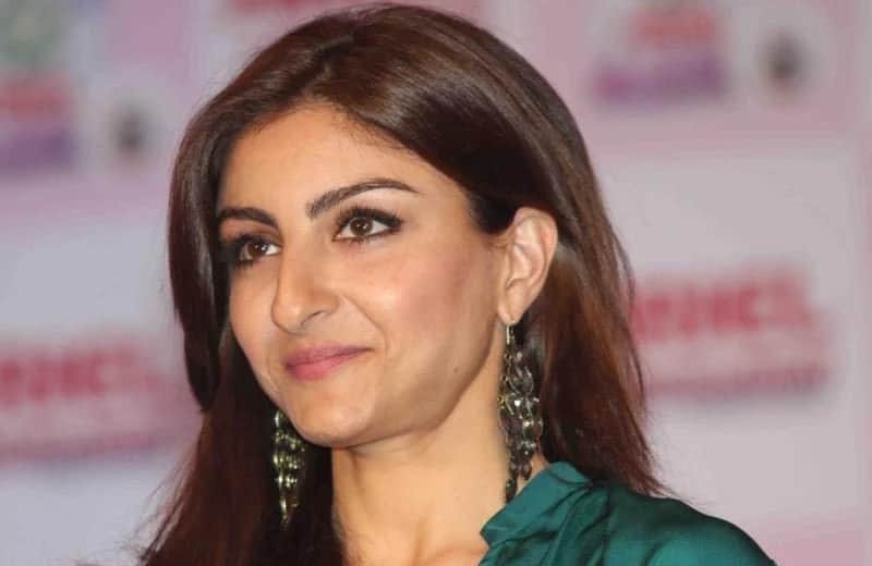 Photos Of The Day Mouni Roy Bold Look Disha Patani Glamorous Pics Celebrity updates