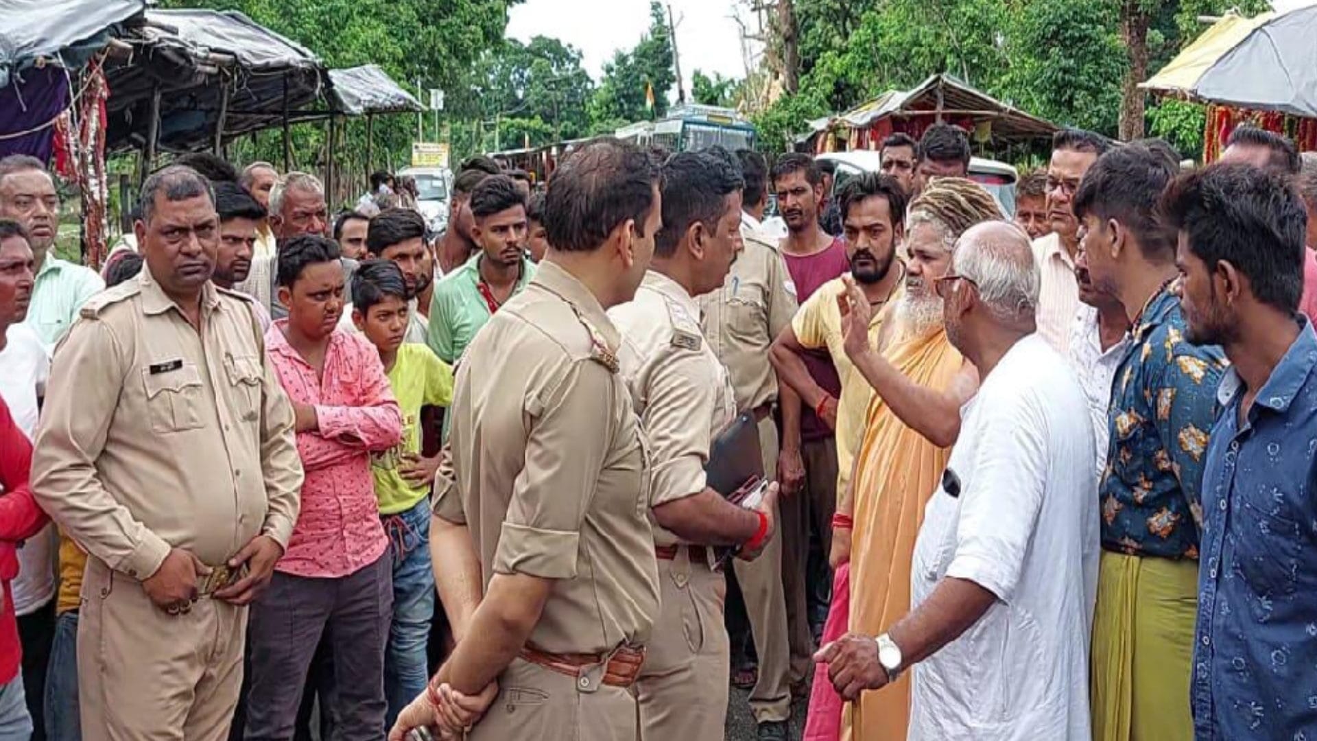 A woman died due floods in Shankbhari Devi and shopkeepers have told of full panic story