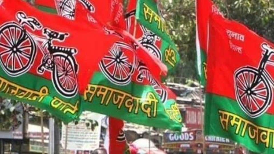 Bulldozer landed on office evacuated from Samajwadi Party in Mainpuri