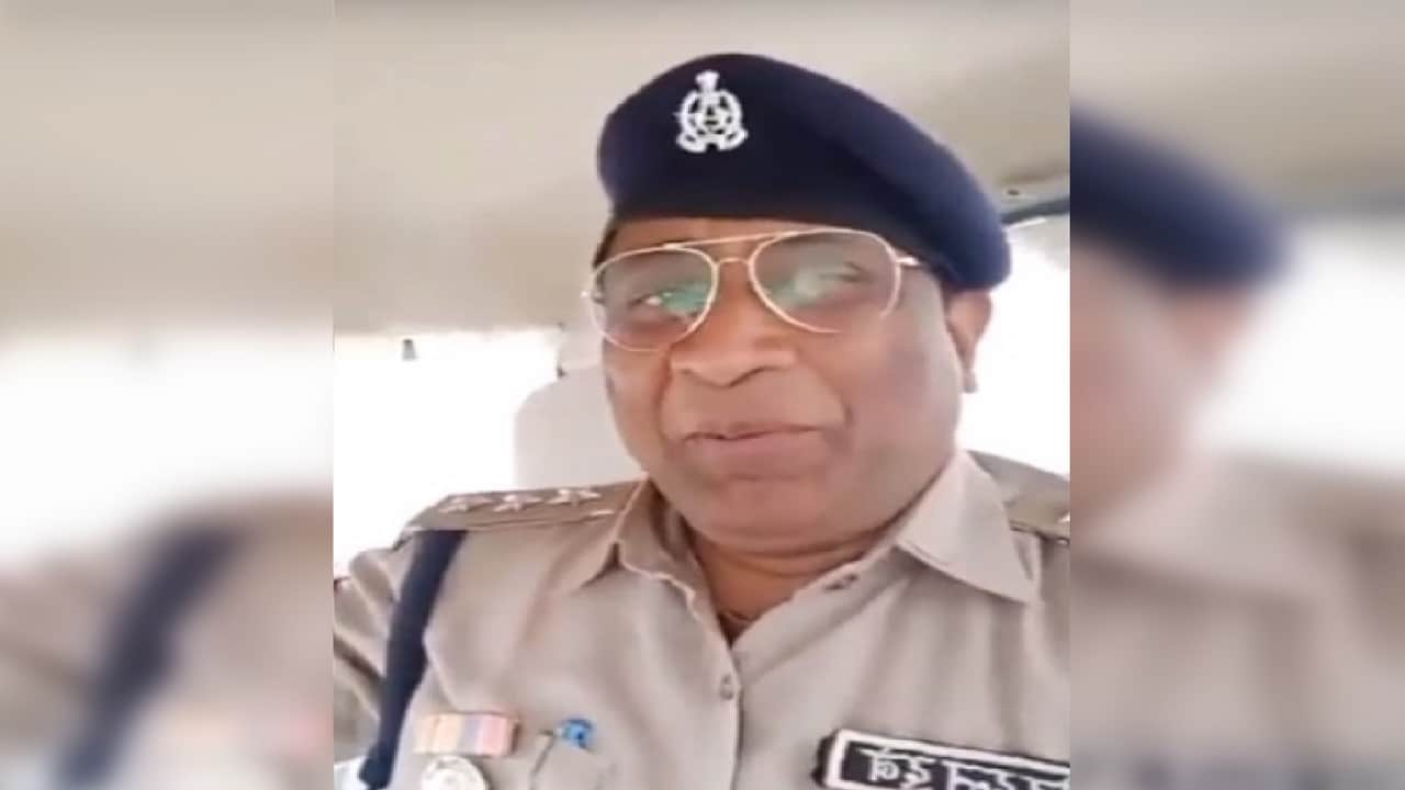 Video viral on song Kabhi Tu Chhalia lagta hai in uniform of police CO in Maharajganj