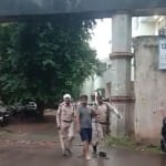 पुलिस हिरासत में मेडिकल छात्र