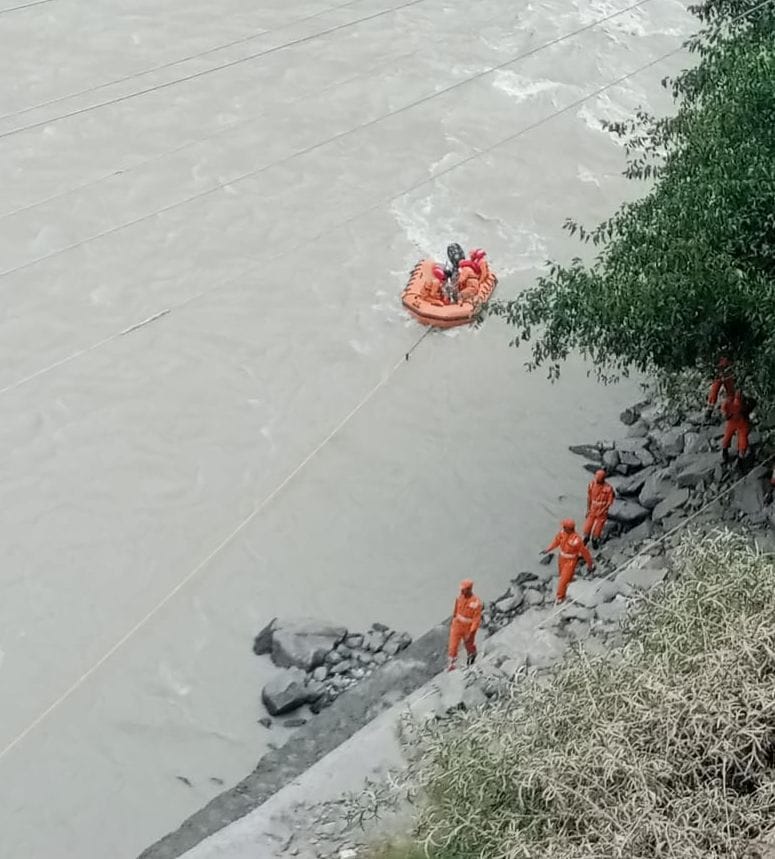 jeep accident one men missing in powari
