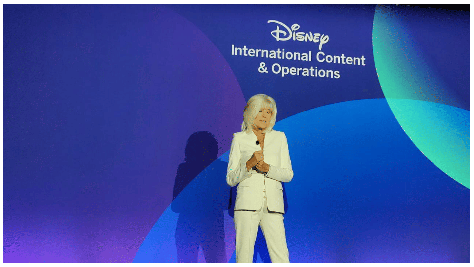 Hindi Diwas 2022 Amar Ujala asked question in Hindi at Global Conference At D23 Disney executives said thanks