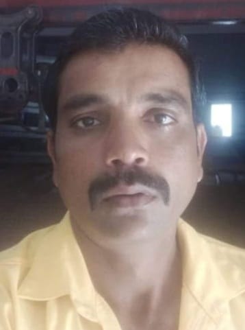 Hardoi, Bike rider collided with pillar due to uncontrolled, death