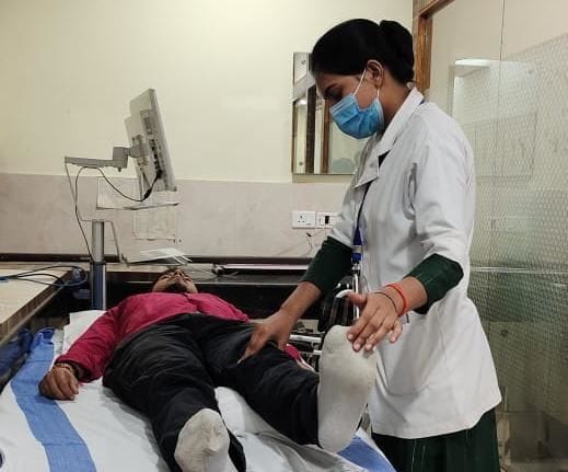 Knee pain in youth giving irregular routine