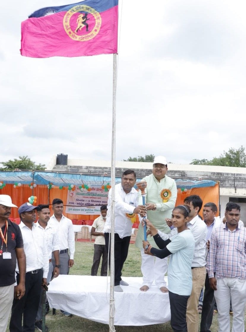 Hathras: Sasni's boys, Sadabad girls won in Kabaddi