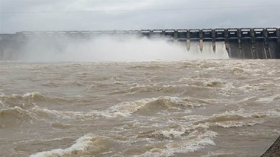Rain in MP: Gates of many dams opened, Ghats submerged in Ujjain, Narmada water level increased