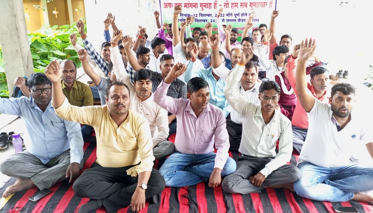 The cleaning workers of the Nagar Panchayat performed