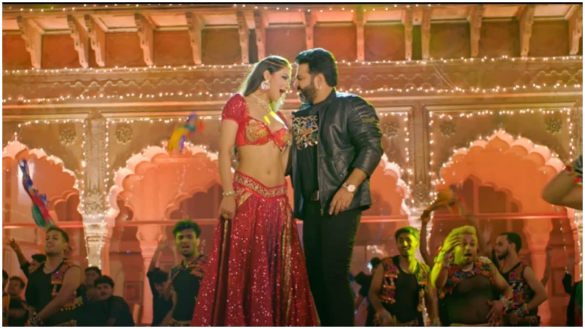 Bhojpuri: Shilpi Raj and Pawan Singh new song Lal Ghaghra featuring Namrata Malla went viral on internet