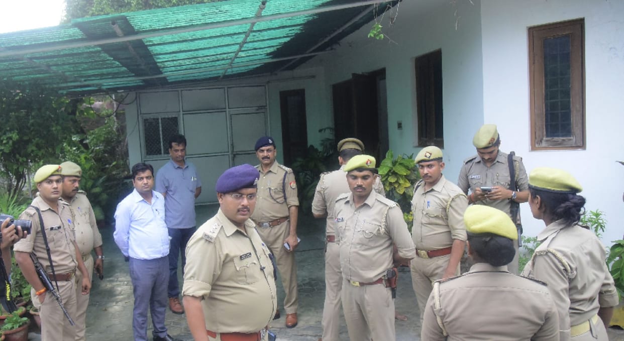 Lucknow News : Property worth 16 crores of Mafia Ateeq attached, action on property from Prayagraj to Lucknow