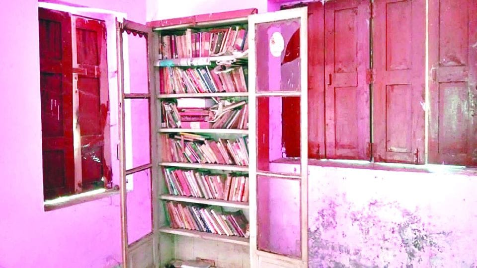 hindi diwas 2022 administration neglect memorial of Mahakavi Dev in Mainpuri