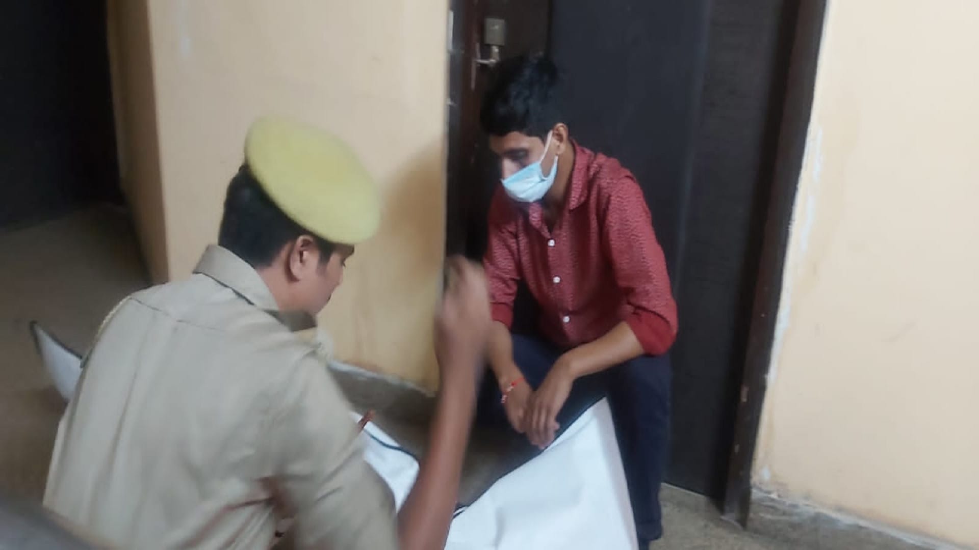 The girl has not been identified even after two days Girl was close to boyfriend Nitin for two years