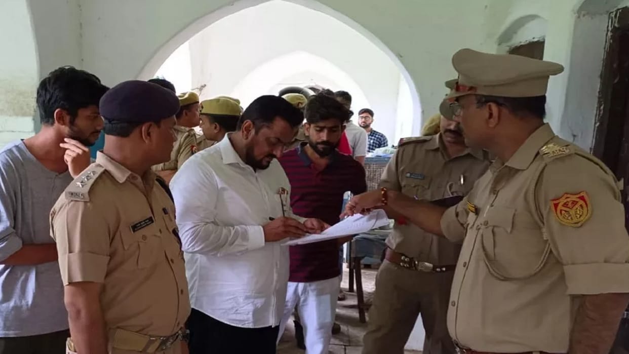 50 including relatives of MLC made illegal occupation in Ambedkar hostel