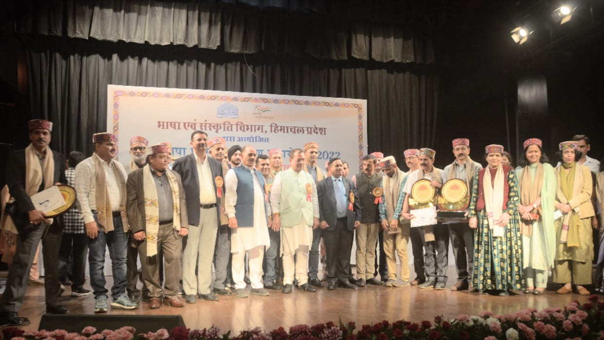 Khemraj, Sushil, Kamaljeet got Rajbhasha Award, Minister Suresh Bhardwaj honored in Gaiety