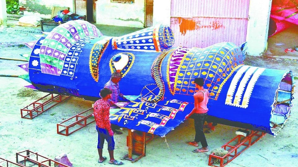Ravana is being built day and night on MG Road more demand for effigies ranging from two to ten thousand
