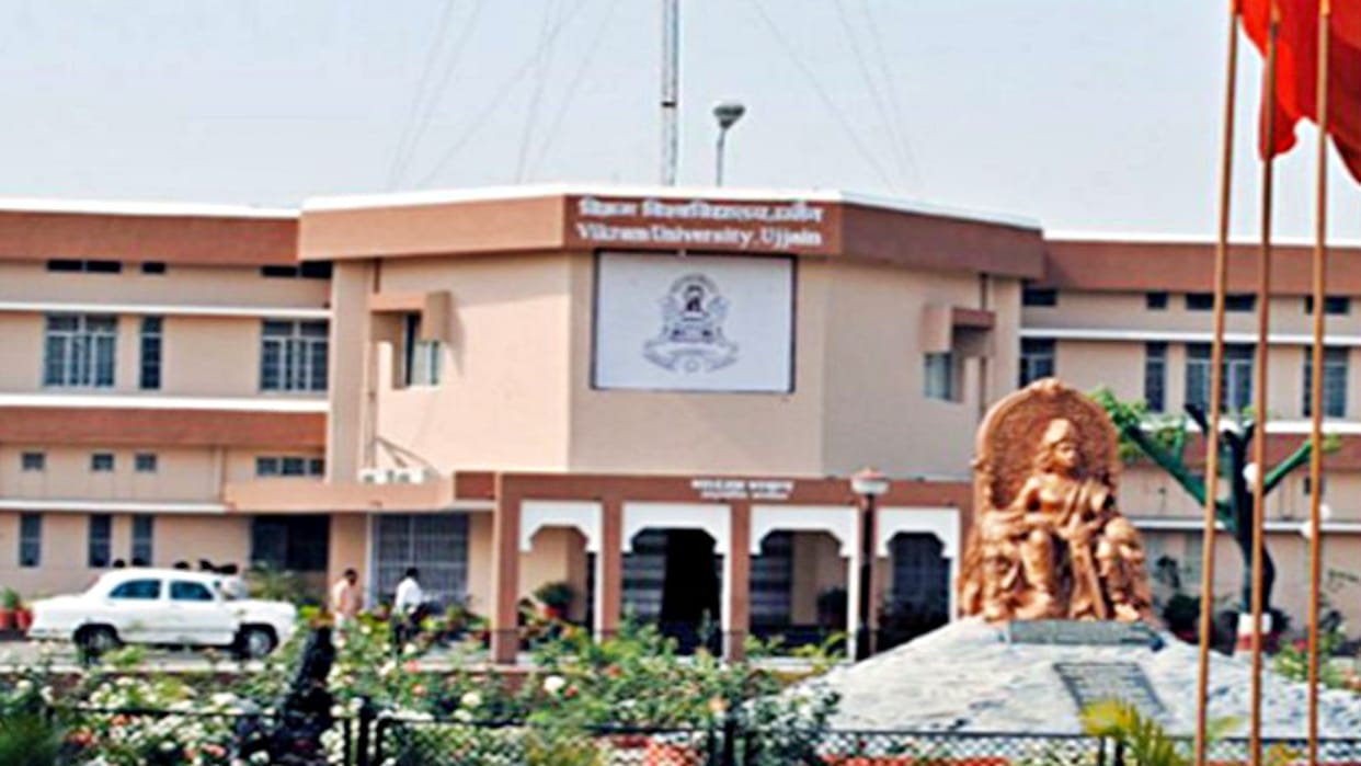 ujjain vikram university serious allegation of deputy registrar on executive council member