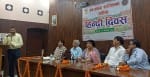 डीएस कॉलेज में हिंदी दिवस पर कार्यक्रम को संबोधित करते शिक्षक।