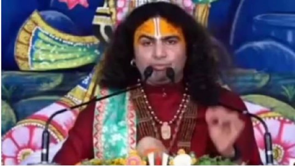 Radha name in Shrimad Bhagwat or not Bhagwat spokesperson Anirudhacharya interrupted on stage