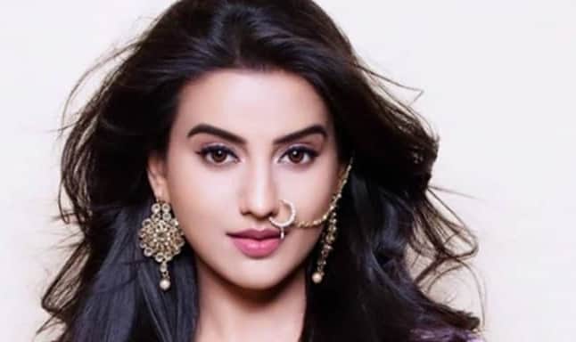 Bhojpuri Actress Akshara Singh So called Bold Video leaked on Internet