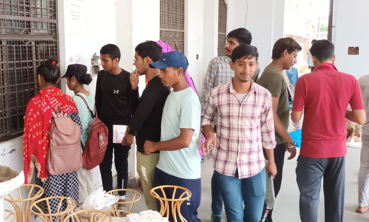 Registration process started again, crowd of students gathered