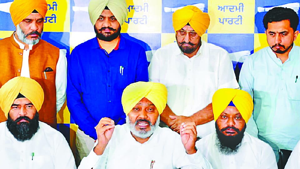 Politics Intensified in horse trading of AAP MLAs in Punjab