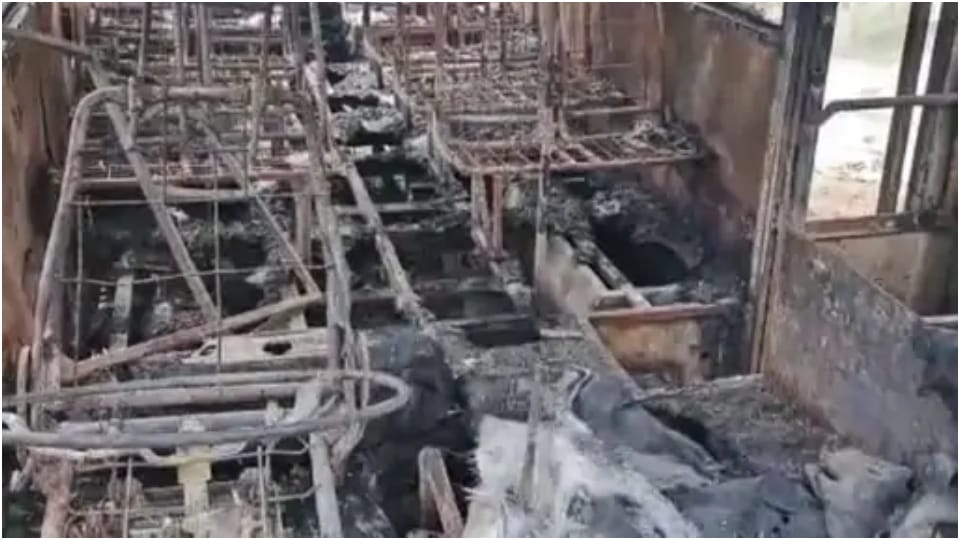 Rajasthan News Dad Body Found In Bus Burnt Three Days Ago Alwar