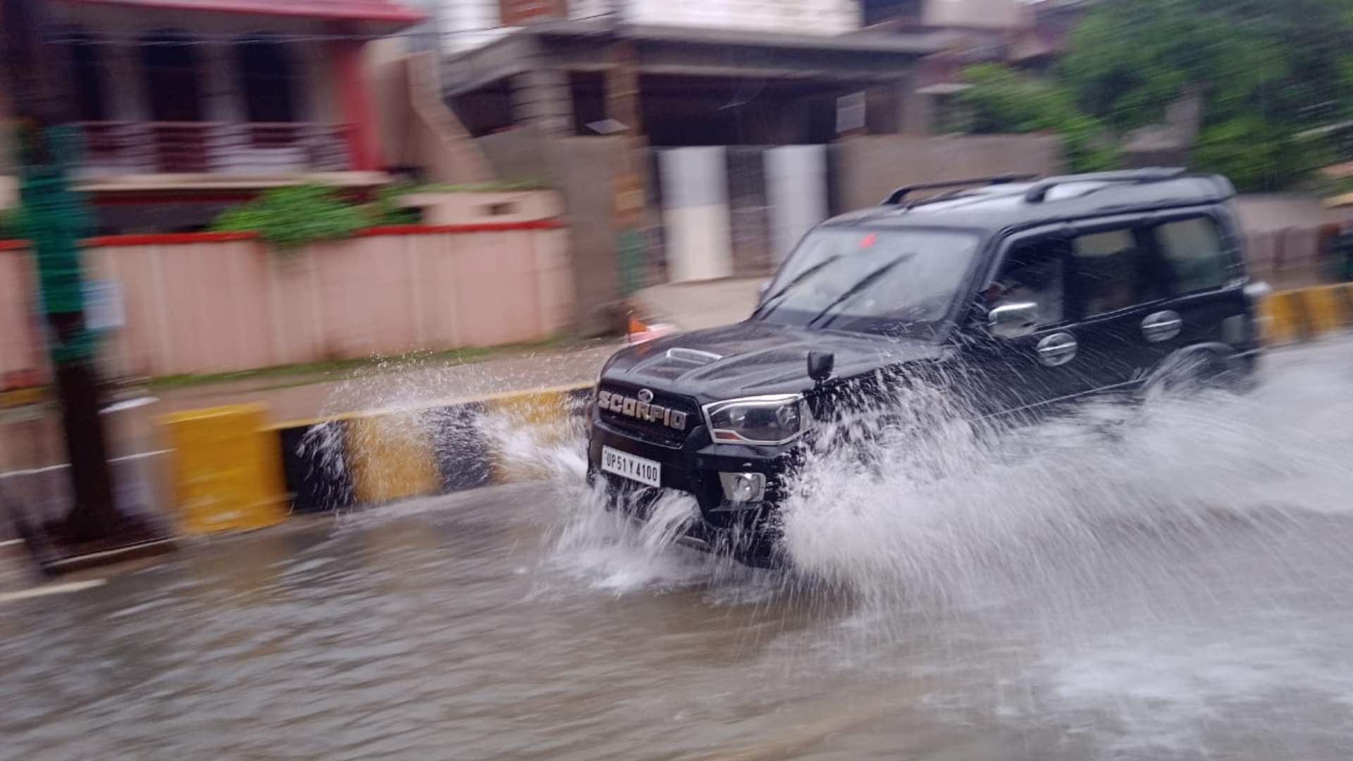 गोरखपुर में बारिश।