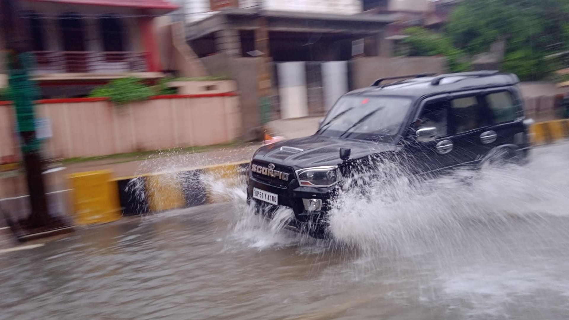 गोरखपुर में बारिश।