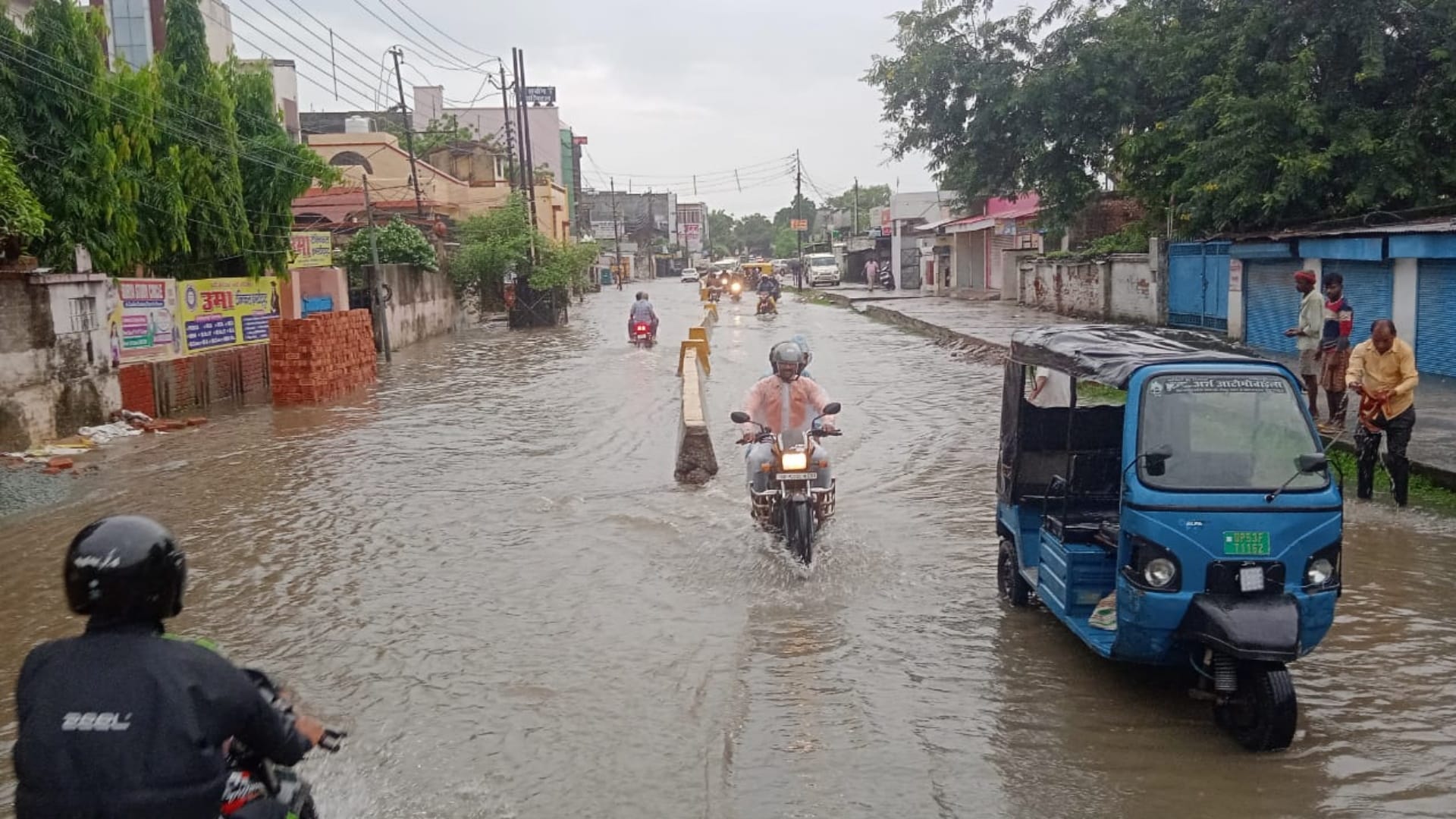 Continuous rain for 24 hours in Gorakhpur city and Rural