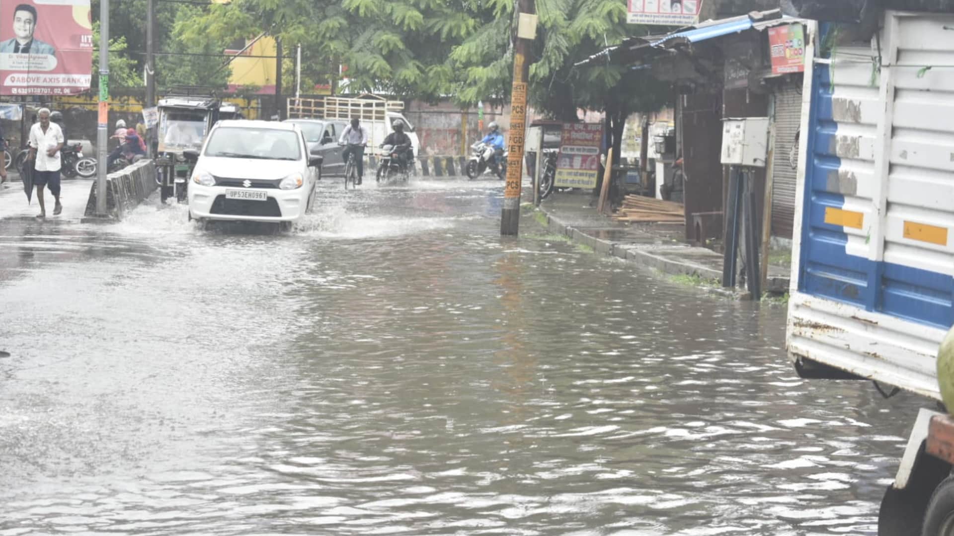 Continuous rain for 24 hours in Gorakhpur city and Rural