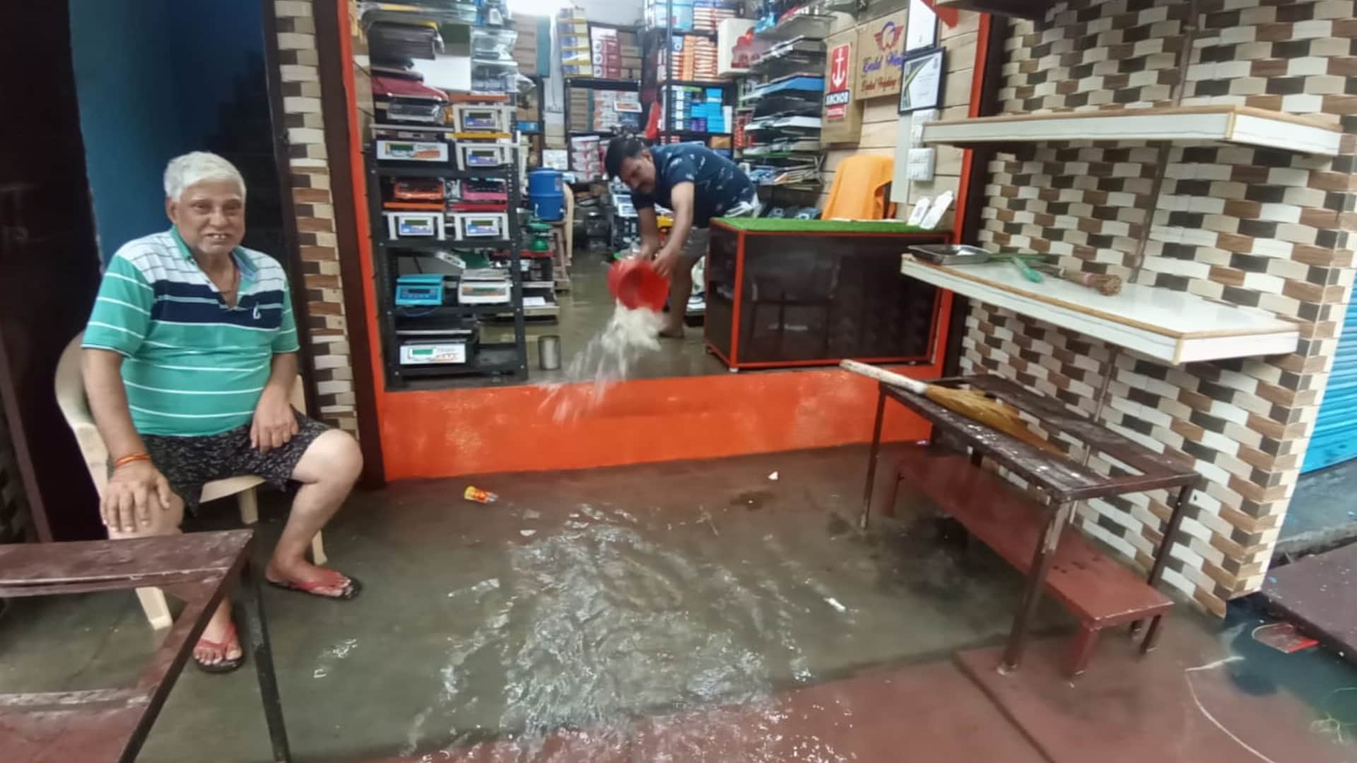 Continuous rain for 24 hours in Gorakhpur city and Rural