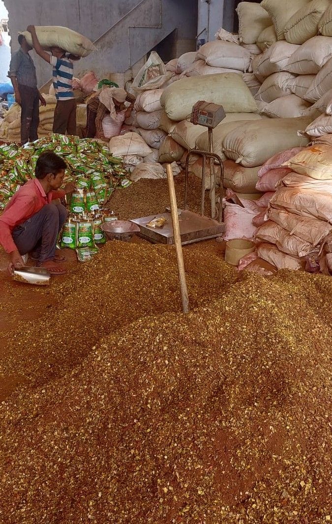 Hathras: Greeting the Lord with roli, vermilion, sandalwood from Hathras