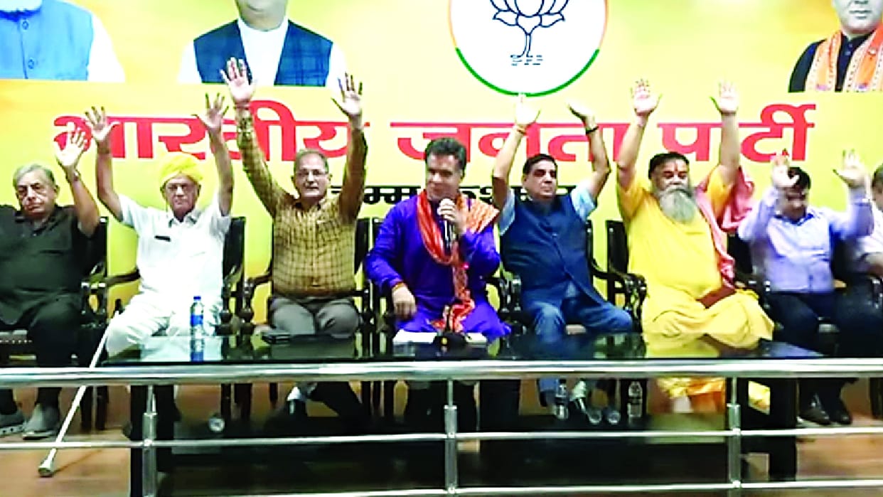 jammu kashmir BJP headquarters passed resolution for leave on Maharaja Hari Singh Jayanti