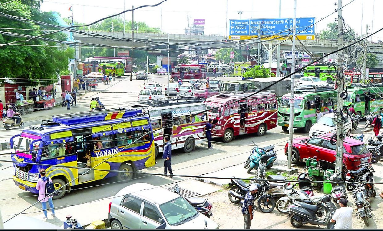 Matador drivers in Jammu city not following traffic rules properly