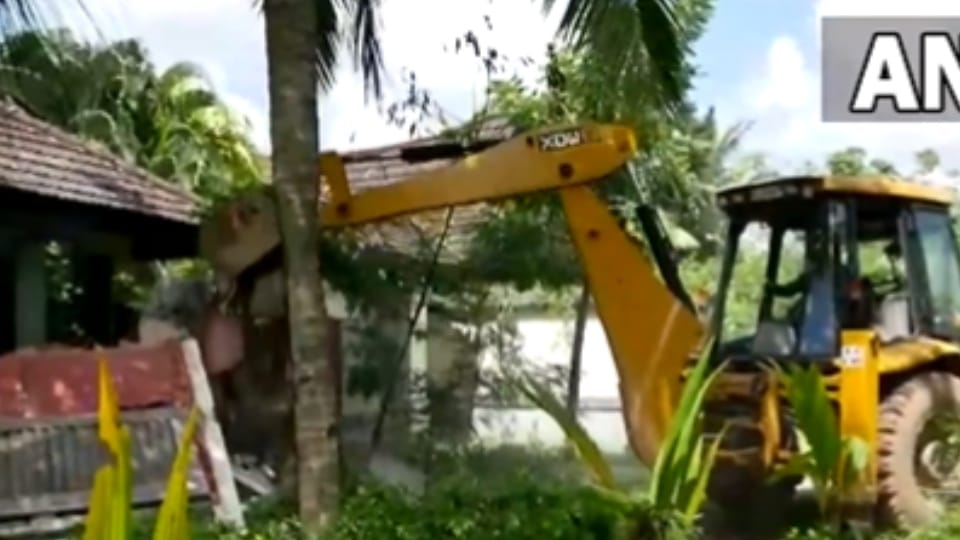Kerala resort demolished on the orders of the Supreme Court built in violation of CRZ Rules in Alappuzha