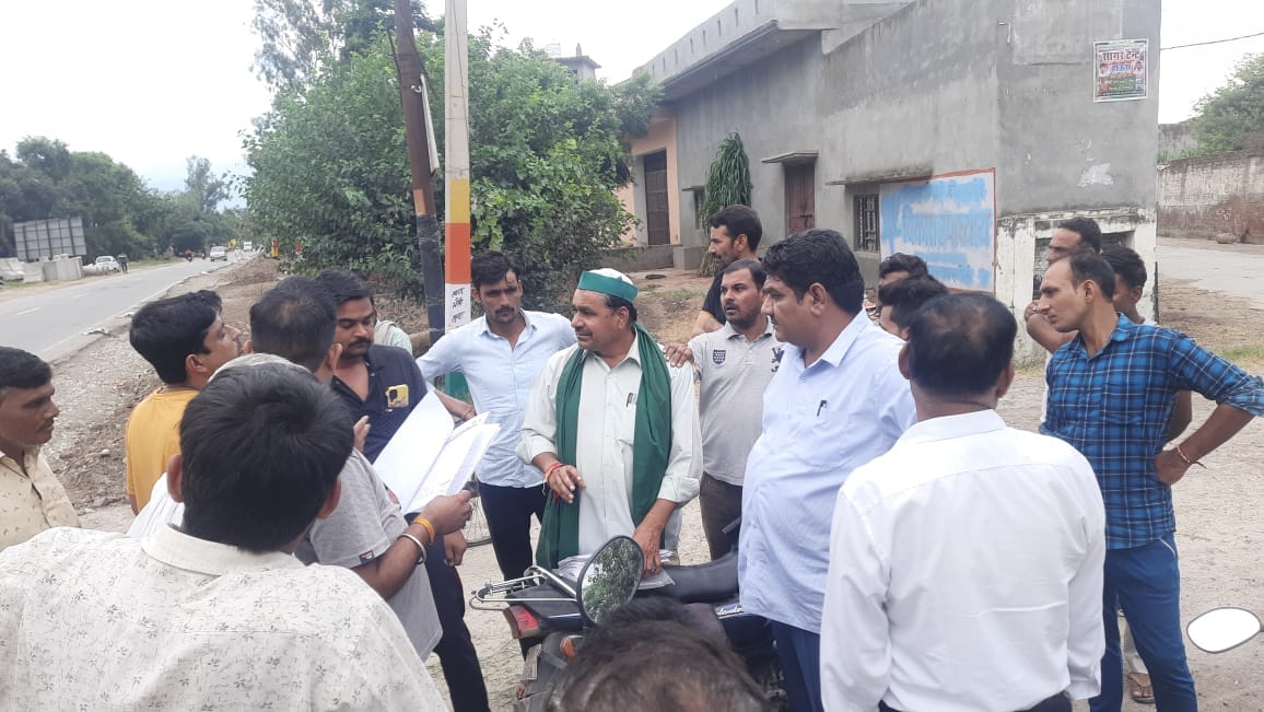 Farmers stopped the work of the bridge being built on Sonta Sarai