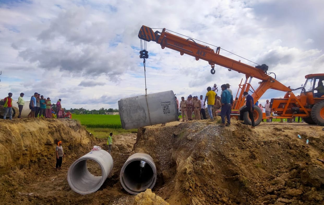 Hume pipe inserted in bypass amid heavy protest