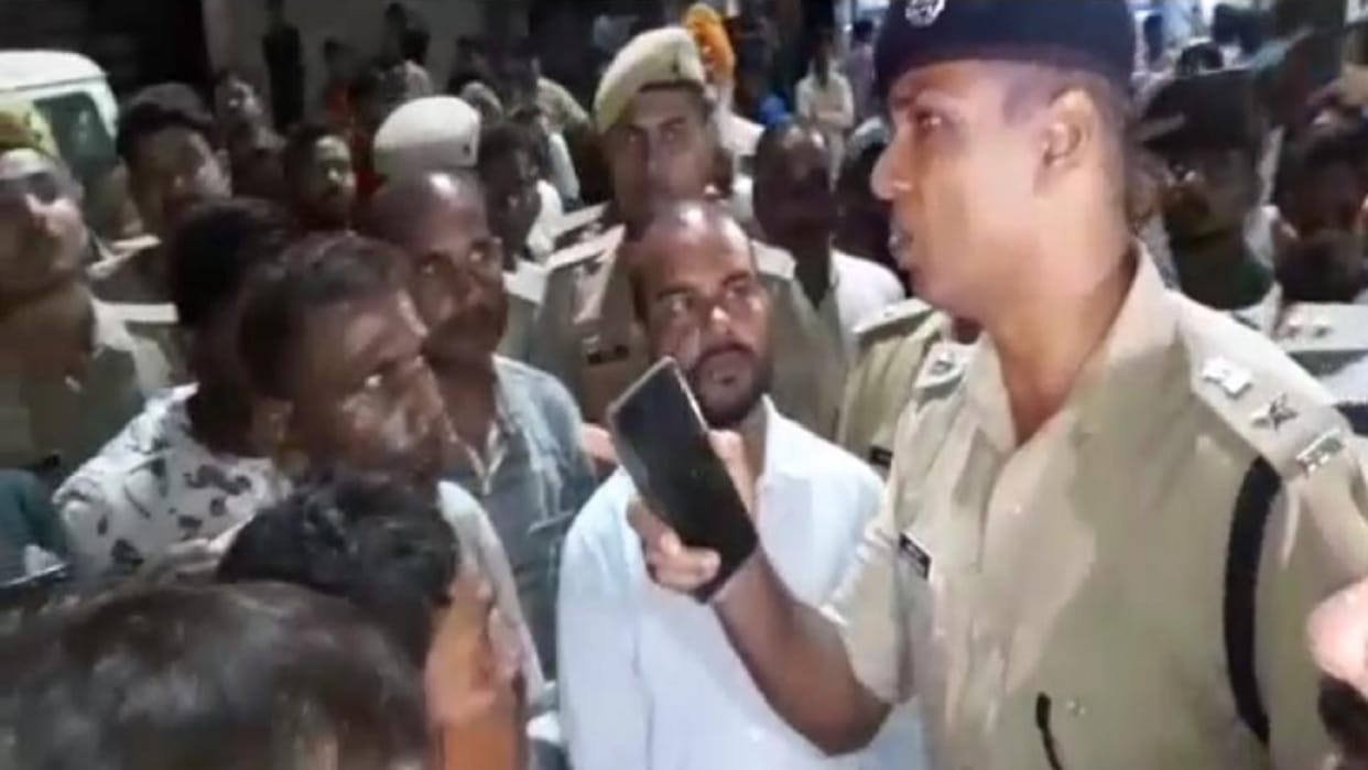 lakhimpur kheri case Villagers surrounded police Vehicle blocked road fierce police clash