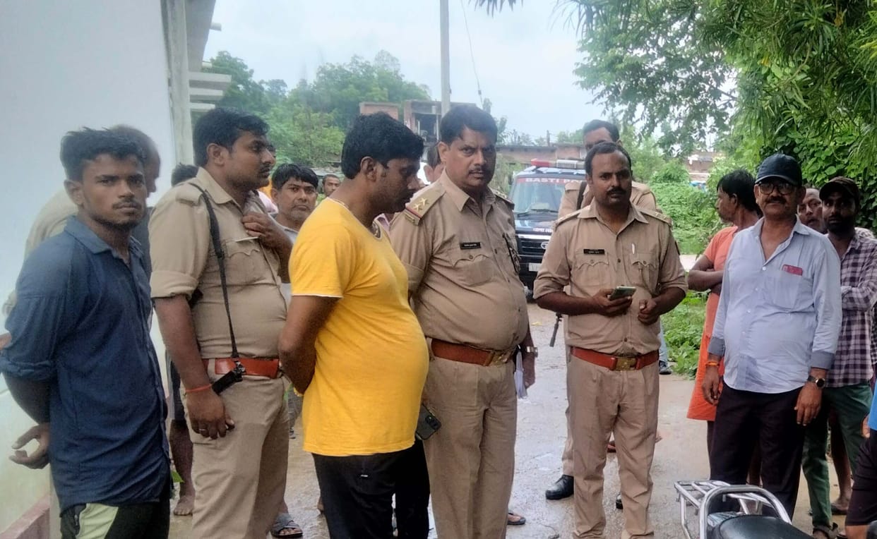 dead body of vegetable businessman found in pond of samaspur