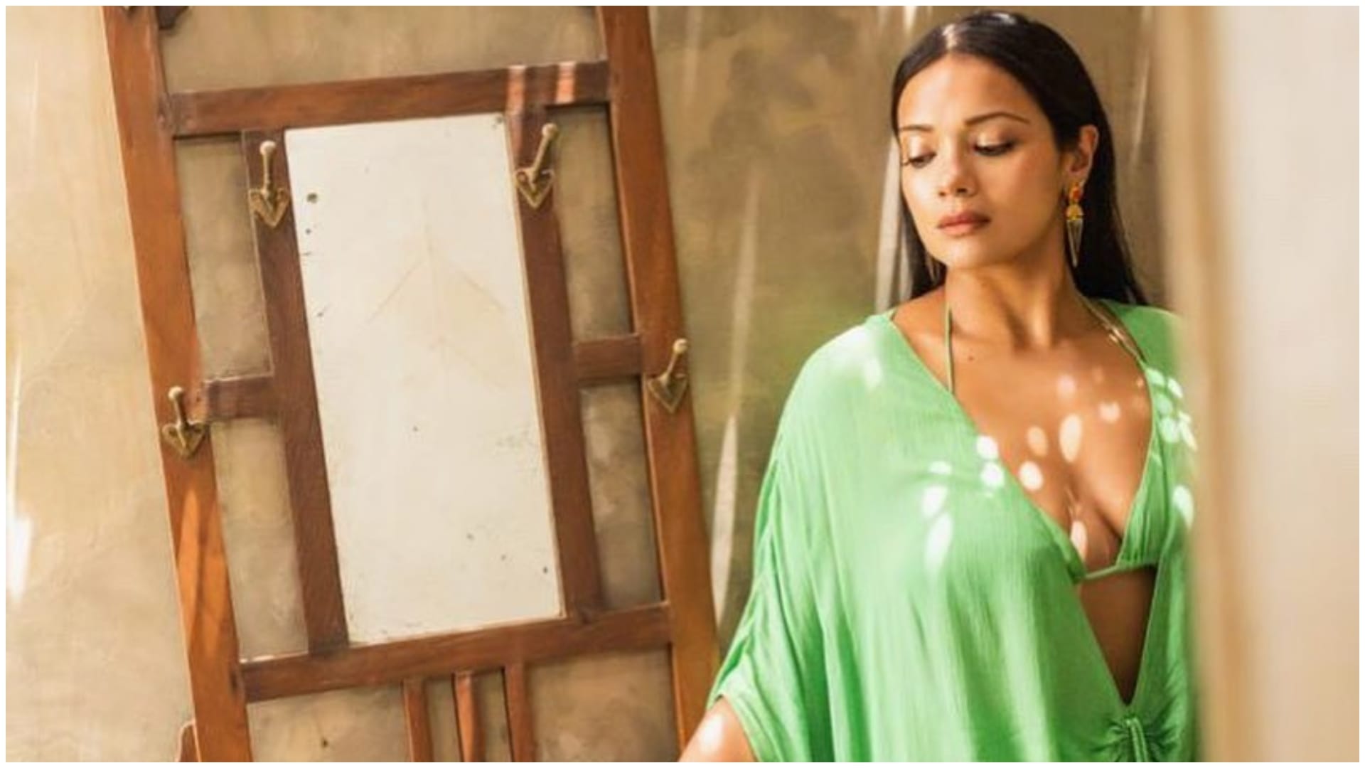 CID Inspector Fame Actress Megha Gupta Bold Photo on bed getting viral on social media