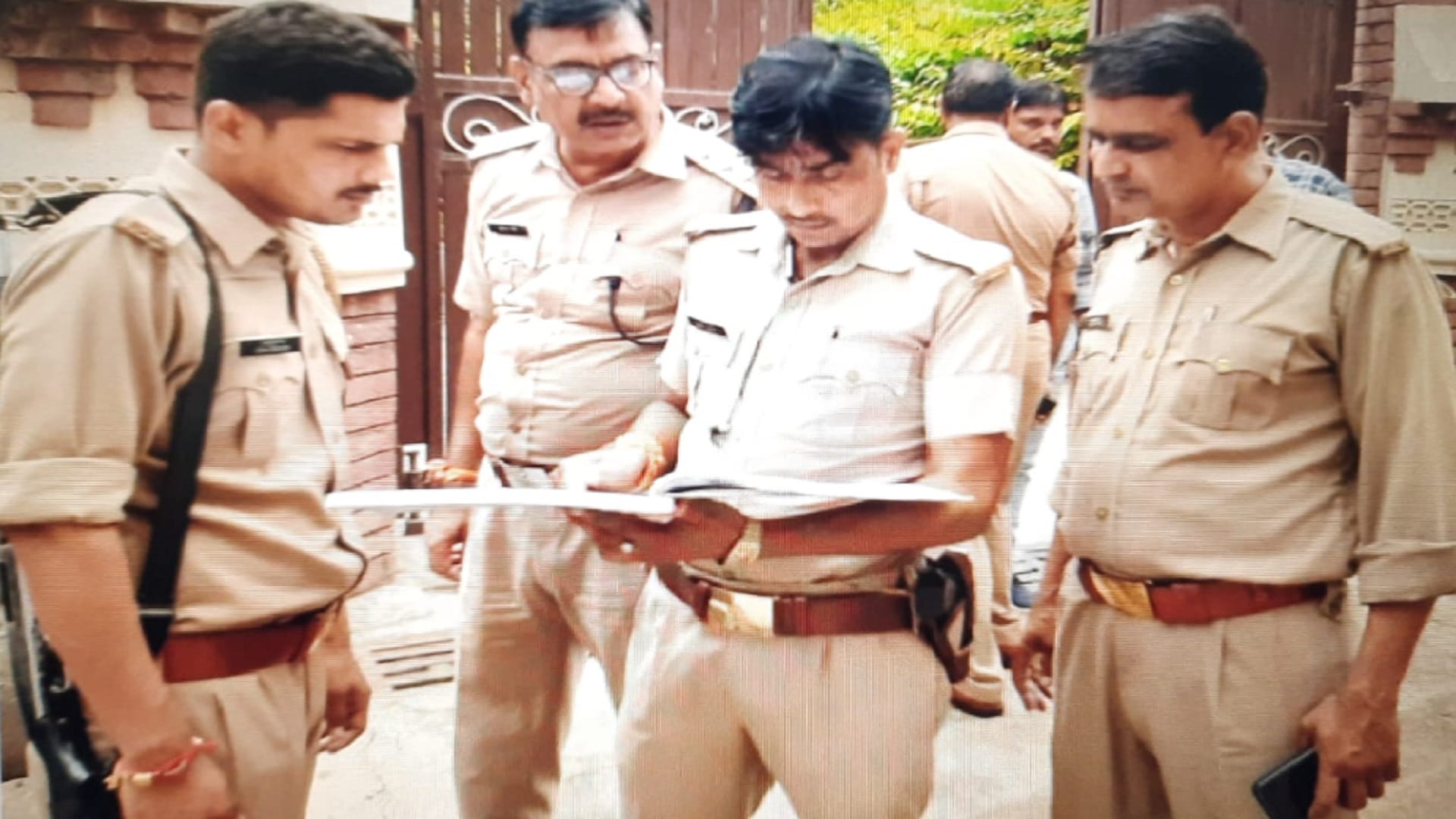 Baghpat police raid in hotels and many couples caught in objectionable condition see photos