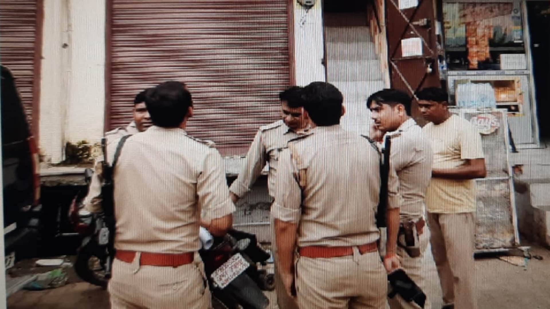 Baghpat police raid in hotels and many couples caught in objectionable condition see photos
