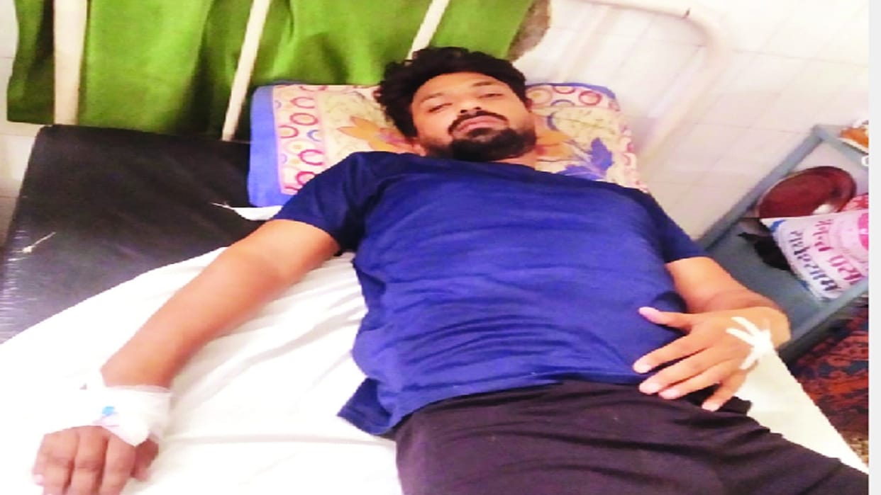 Apna Dal worker shot Gun condition critical