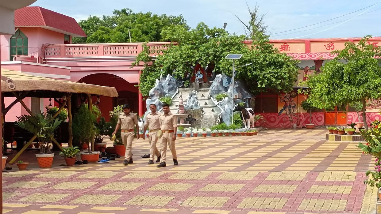 Narendra Giri case CBI reached Baghambari Math, found three crores and huge amount of jewelery from Mahant's