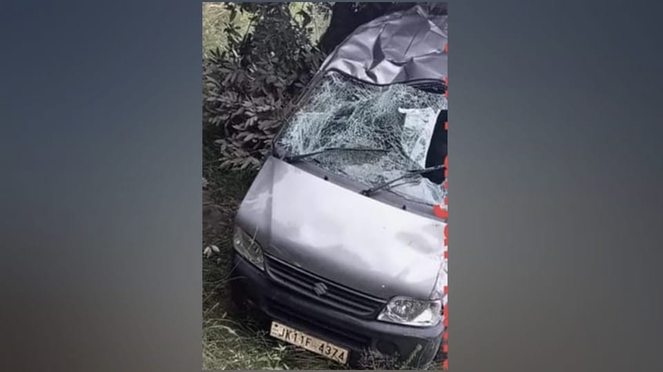 rajouri accident echo vehicle fell into George seven persons injured