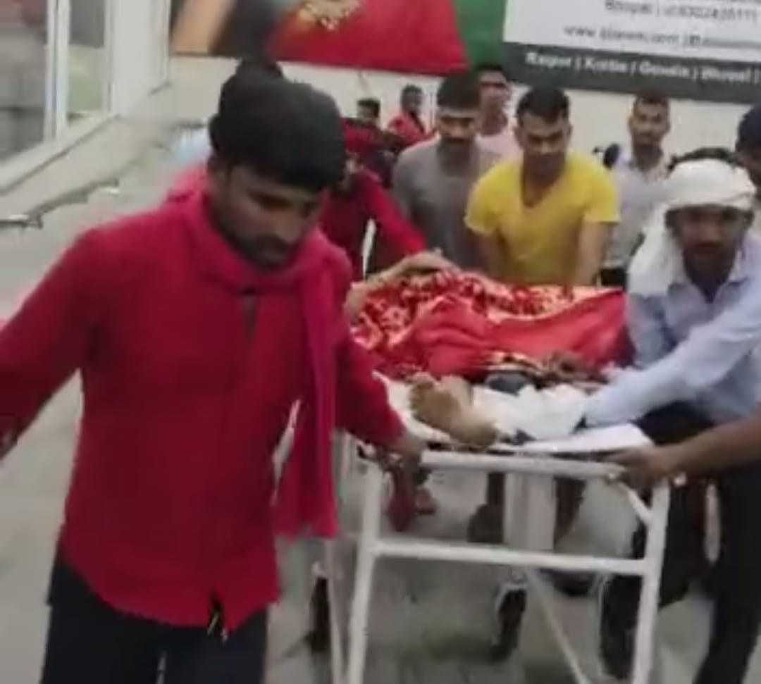 MP News: Delivery done with the help of porters at Rani Kamalapati railway station, ambulance did not come for